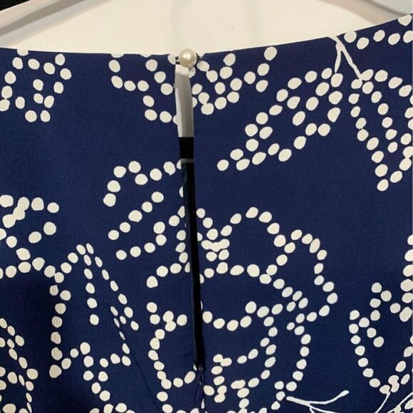 Karl LAGERFELD woman’s navy/white dress with sheer sleeves. Lined. Size 8. Cutou - Picture 11 of 12